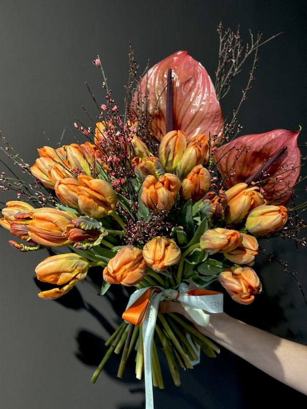Buchet lalele și anthurium - imagine 2