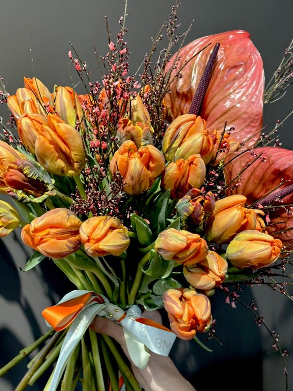 Buchet lalele și anthurium