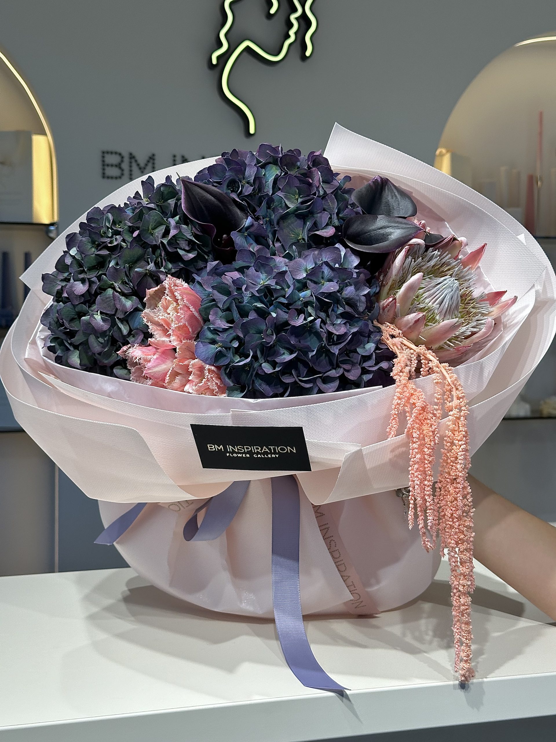 Protea accent