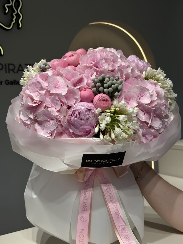 Gorgeous pink Bouquet - imagine 5