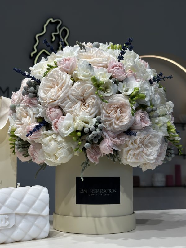 Luxury Floral Arrangement - imagine 2