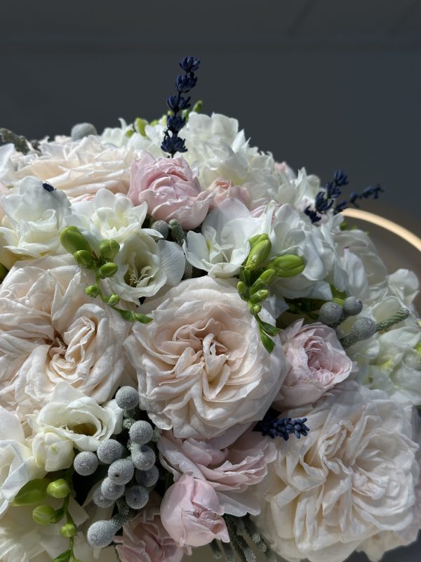 Luxury Floral Arrangement - imagine 6