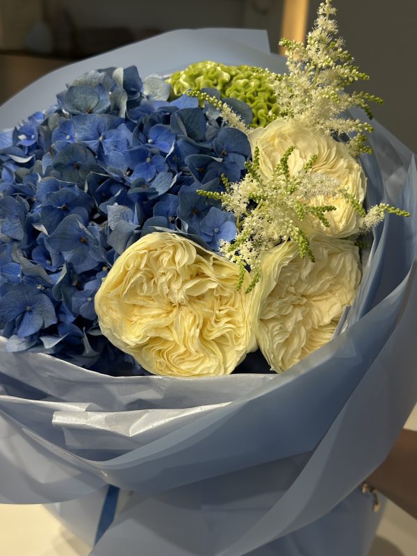 Blue Complement Bouquet - imagine 2