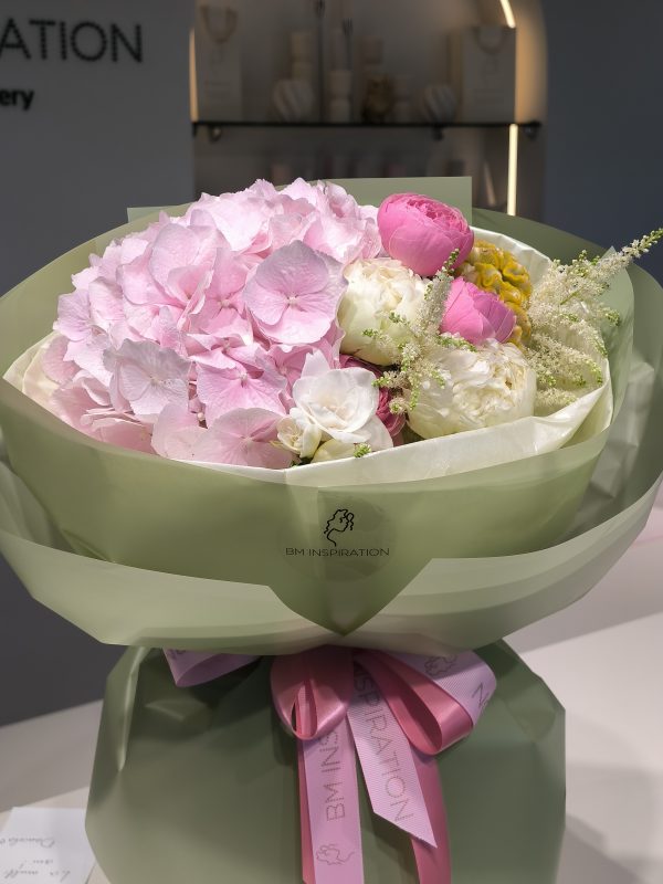 green & pink Complement